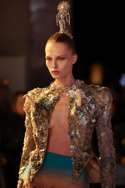 Look 30